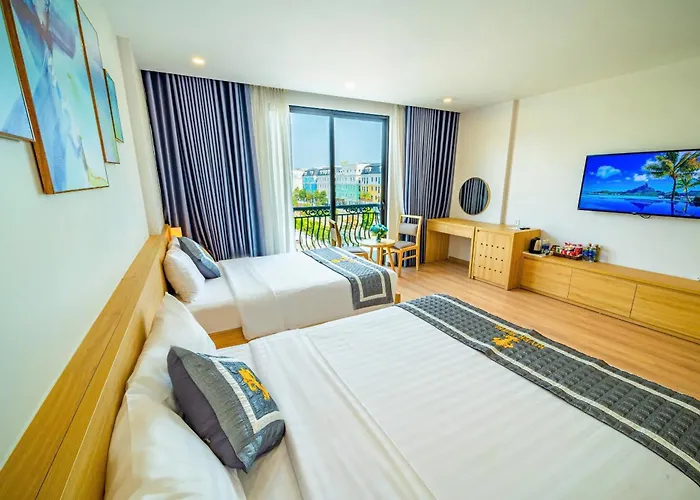 Hotel River 2*
